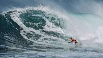 Surfista en el APP World Tour Gran Canaria Pro-AM 2024 en Las Palmas.