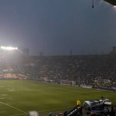 Partido de León vs Necaxa se detuvo 75' por fuerte lluvia