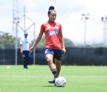 La Selección Colombia trabajó este domingo en Costa Rica pensando ya en lo que será el último juego de la fase de grupos este martes ante Nueva Zelanda a partir de las 6 de la tarde en el estadio Nacional.