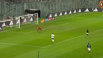 Sacó aplausos: así fue el golazo de Alexander Oroz en el triunfo de Colo Colo
