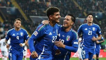 Giovanni Di Lorenzo celebra un gol en el partido ante Israel.