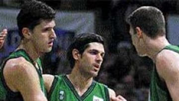 <B>DECEPCIÓN.</B> Los jugadores del Joventut vieron cómo se esfumaron sus opciones de volver a una gran final.