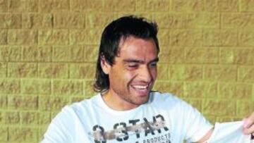 <b>DE ESTRENO. </b>Duscher se puso por primera vez la camiseta del Sevilla, su destino inminente.