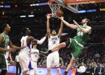 Tyler Zeller y Jeff Ayres.