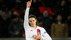 PSG dressing room tries to convince Cavani to stay