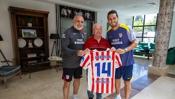 Tomás Reñones y Koke, con Chema Díaz.