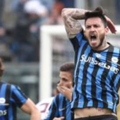 Pinilla anotó espectacular chilena en empate del Atalanta
