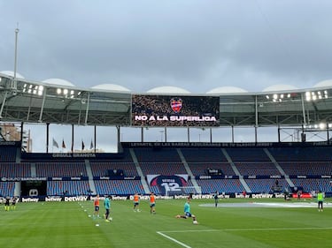 Camisetas con mensaje en la Liga: "Ganároslo, el fútbol es de los aficionados"