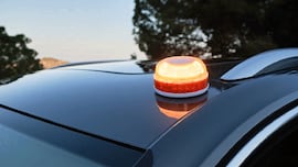 Pere Navarro, director de la DGT, da malas noticias sobre las balizas V-16 obligatorias en enero: “No va a haber prórroga”