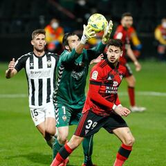 Álvaro Campos, portero del Castellón y cirujano capilar