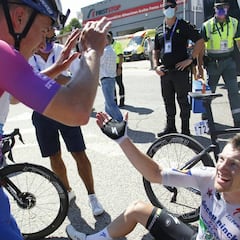 Bennett mantiene la racha del Deceuninck de Evenepoel en un accidentado final