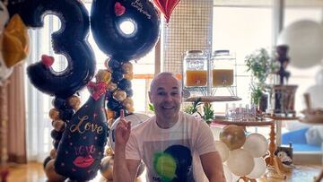 La espectacular fiesta de cumpleaños de Iniesta: tres tartazos en la cara se llevó