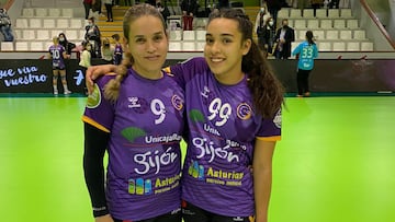 Marizza Faría y su hija Yeruti posan tras jugar juntas en el Unicaja Banco Gijón.