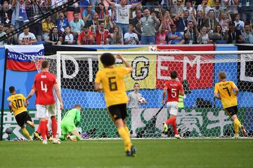 Hazard anotó el segundo gol del partido, aprovechando un pase de Kevin De Bruynee, batió por bajo a Jordan Pickford.