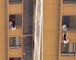 La fuga viral de una amante de un piso en la 13ª planta de un edificio: secuencia de película