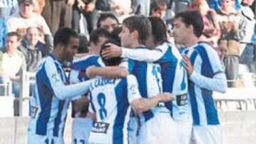 <b>UNIÓN. </b>Los jugadores del Recre quieren que la afición no deje de animar.