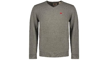 La opción más acertada para pasar el invierno: de Levi’s, hecho con lana y diseñado en cuello de pico