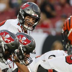 What are the NFL quarterbacks' Wonderlic scores?