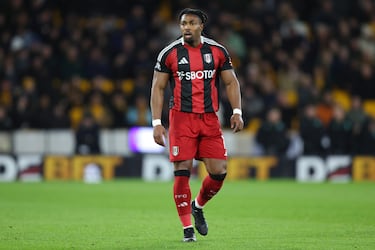  Jugó 79 partidos oficiales, aportando 4 goles y 11 asistencias.
