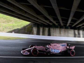 ZSN023. Suzuka (Japan), 07/10/2017.- Mexican Formula One driver Sergio Perez of Sahara Force India F1 Team in action during the third practice session ahead of the Japanese Formula One Grand Prix at the Suzuka Circuit in Suzuka, central Japan, 07 October 2017. The Japanese Formula One Grand Prix will take place on 08 October. (F&oacute;rmula Uno, Jap&oacute;n) EFE/EPA/DIEGO AZUBEL