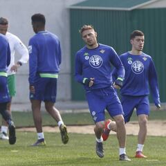 Un problema del avión retrasa
al Betis más de tres horas