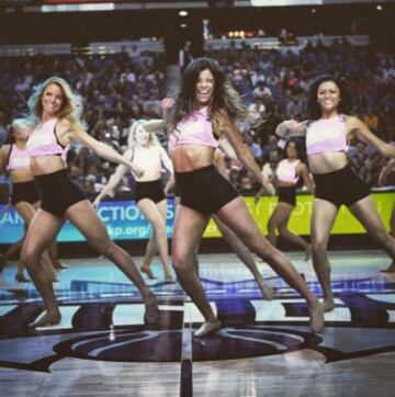 Las Kings Dancers ya esperan a Pau Gasol en Sacramento