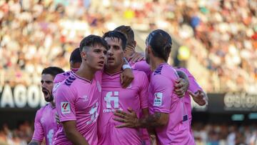 Los jugadores del Eldense celebran un gol.