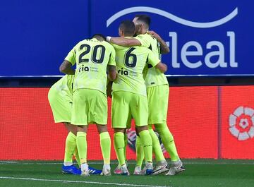 Los jugadores celebran el 0-2 de João Félix.