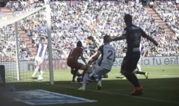 Valladolid-Granada. 0-1. Gol en propia puerta de MItrovic.