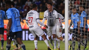 AME6726. PACHUCA (MÉXICO), 20/10/2022.- Héctor Moreno de Monterrey (c) festeja su gol, durante el partido de ida de la semifinal del torneo Apertura 2022 de la Liga MX entre Tuzos Pachuca y Rayados Monterrey hoy, en el estadio Hidalgo de la ciudad de Pachuca (México). EFE/David Martinez Pelcastre
