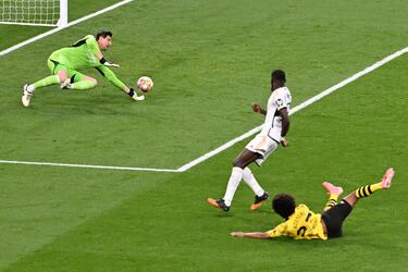 Courtois es un muro