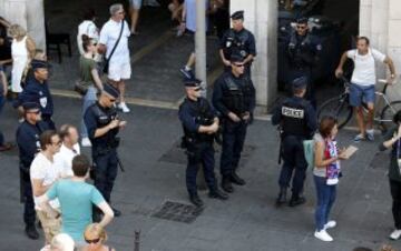 Los hooligans se divierten en Niza antes del Inglaterra-Islandia