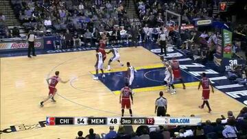 Butler y Boozer encabezan el ataque ganador de los Bulls