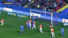 Barral le saca una cabeza al Málaga