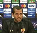 Alves: "Figo sólo saca las bolas calientes para el Barcelona"