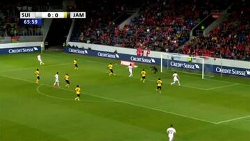 ¡Increíble fallo de Drmic!