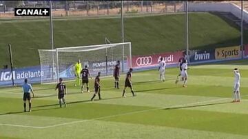 El Castilla sale del descenso gracias al doblete de Medrán