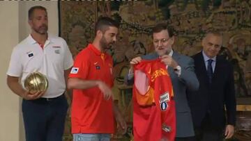 Rajoy recibe a la Selección: "Toda España está con vosotros"