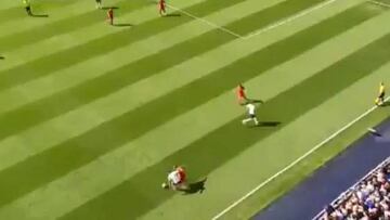 El golazo de Alberto Moreno para estrenarse en la Premier