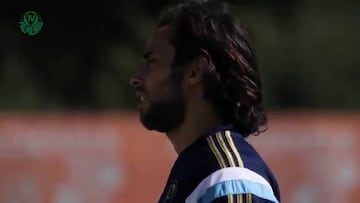 Jorge Valdivia abre la puerta para un retorno a la Selección