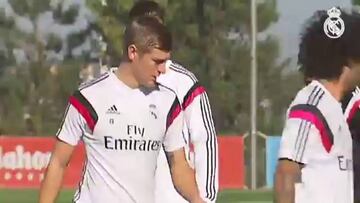 Ancelotti se unió al partidillo de futvoley en Valdebebas