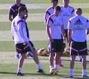 ¡Baile de caderas de Cristiano y pique cariñoso con James!
