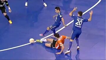 El libre directo de Cardenal fue el mejor gol de la jornada 12