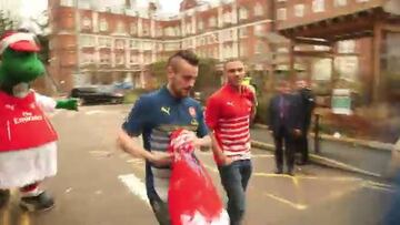 Compañeros de Alexis llevaron regalos a hospital infantil