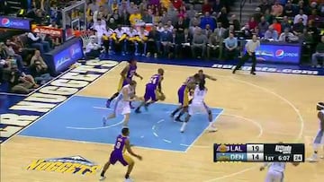 Triple-doble para Kobe Bryant en la victoria ante Denver
