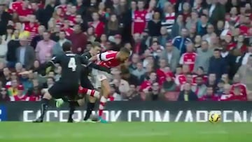 Los regates de Alexis y Cazorla en el Arsenal, al detalle