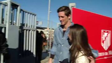 Torres se fotografió con los aficionados tras la sesión