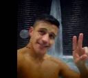 El relajante baño de Alexis tras ser figura ante el Hull City