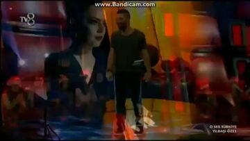Arda Turan lleg車, cant車 y venci車 en la edici車n Especial de La Voz