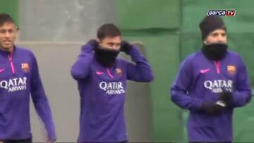 Messi volvió a sonreír en la práctica del Barcelona